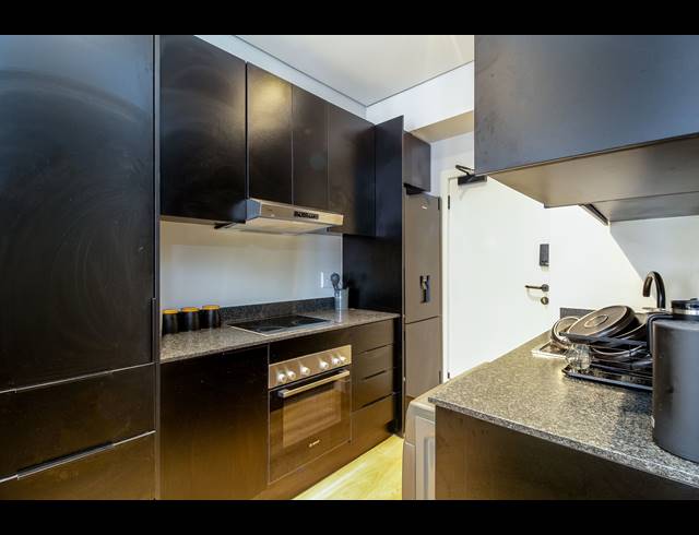 1 BEDROOM APARTMENT FOR SALE IN CAPE TOWN CITY CENTRE